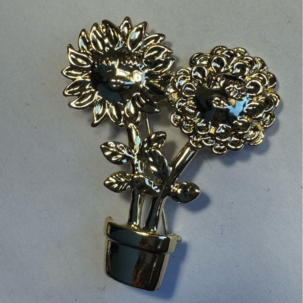 Silver tone potted flower pin brooch